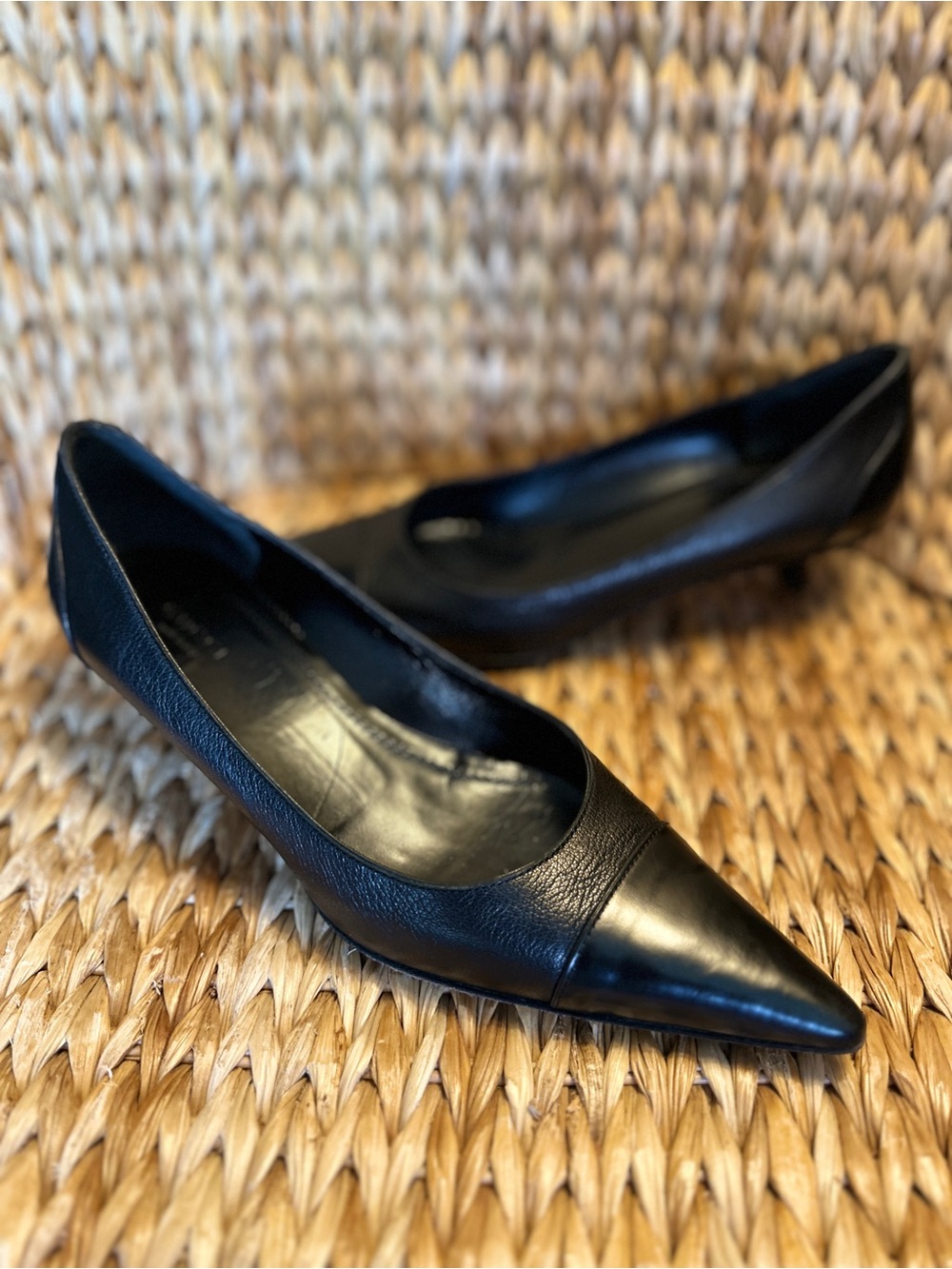 Classic Gucci Black Pointed Toe Women's Kitten Heels